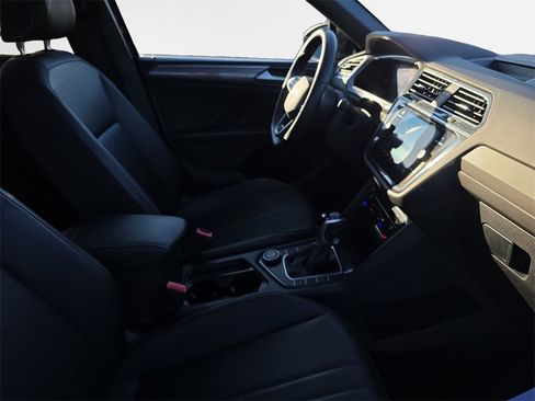 Used 2023 Volkswagen Tiguan SE R-Line image 25