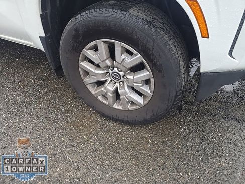Used 2022 Nissan Frontier SV w/ SV Premium Package AWD/4WD image 5