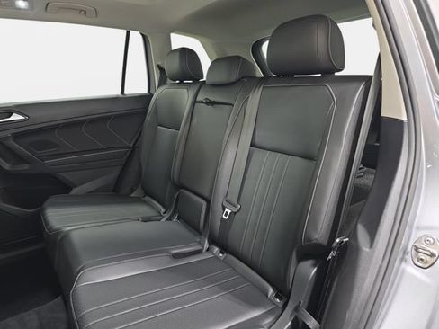 Used 2022 Volkswagen Tiguan SE AWD/4WD image 13