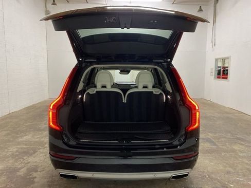 Used 2020 Volvo XC90 T5 Momentum image 7