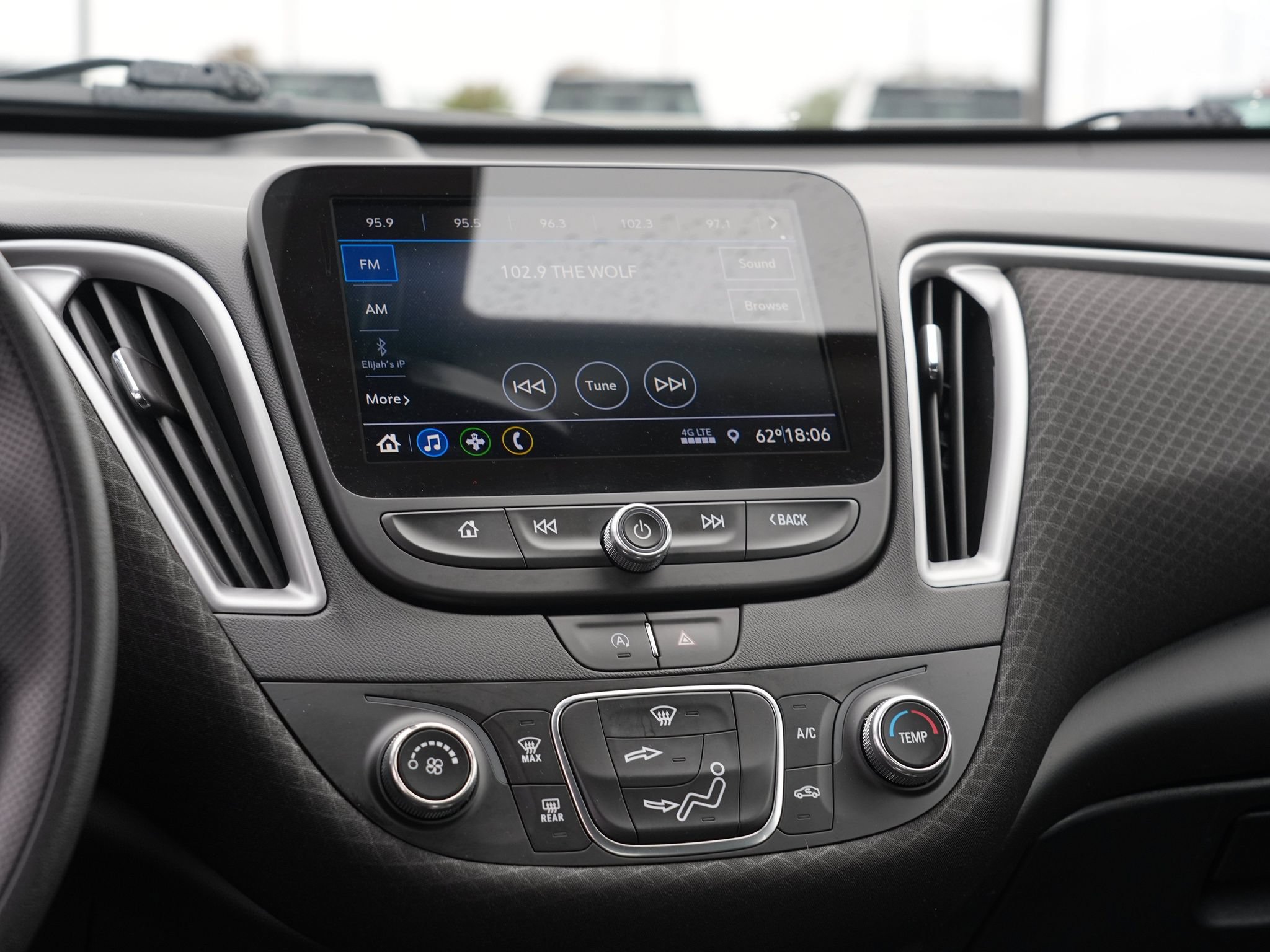 Used 2020 Chevrolet Malibu LS FWD image 23