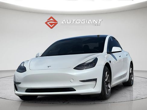 Used 2021 Tesla Model 3 Standard Range Plus image 13