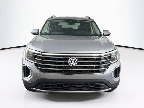 Used 2025 Volkswagen Atlas SE FWD image 2