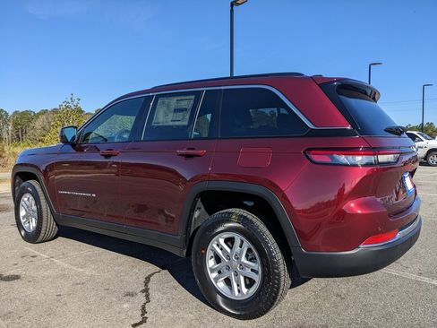 New 2025 Jeep Grand Cherokee Laredo image 17