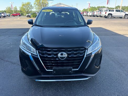 Used 2024 Nissan Kicks S FWD image 2