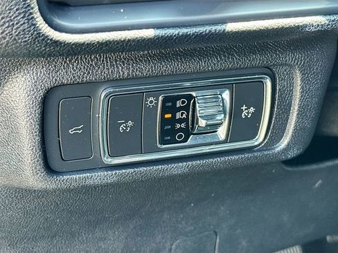 Used 2022 Lincoln Corsair AWD w/ Premium Package image 10