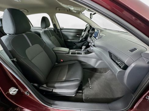 Used 2024 Nissan Sentra SV FWD image 29