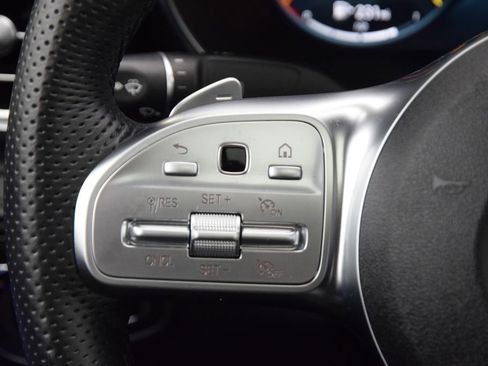 Used 2023 Mercedes-Benz GLC 300 4MATIC Coupe image 23