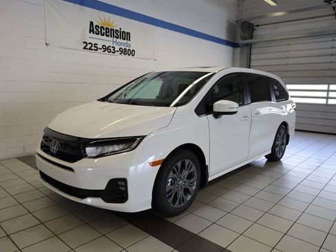 New 2026 Honda Odyssey Touring image 2