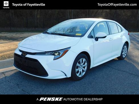 Used 2023 Toyota Corolla LE image 1