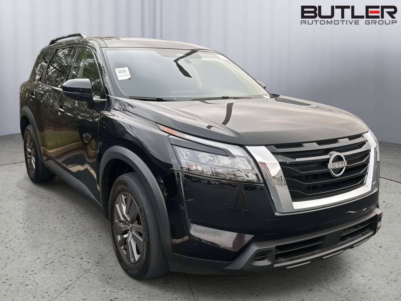 Used 2025 Nissan Pathfinder SV FWD image 6