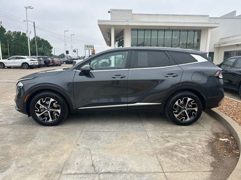Used 2023 Kia Sportage EX FWD image 2