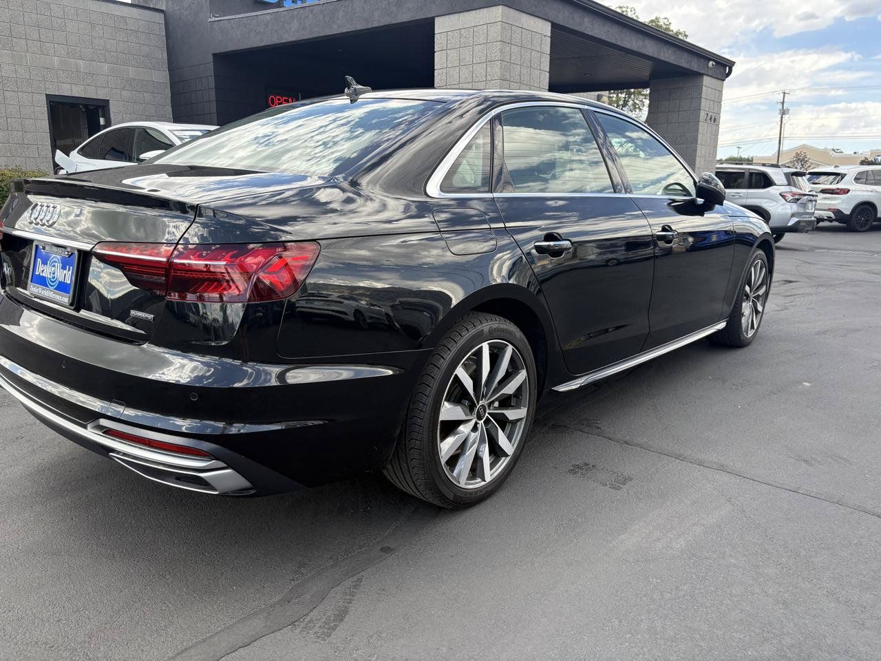 Used 2023 Audi A4 2.0T Premium w/ Convenience Package AWD/4WD image 5