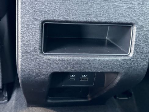 Used 2024 Mitsubishi Outlander FWD image 15