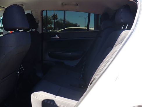 Used 2020 Kia Sportage LX image 29