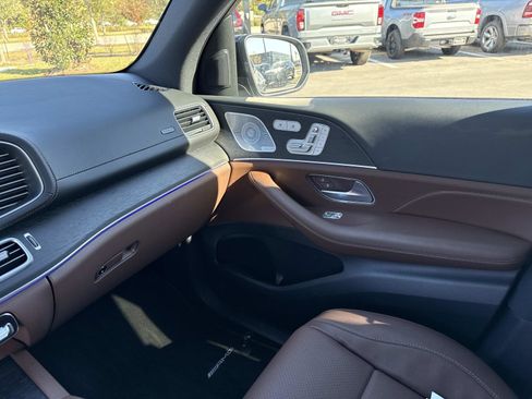 Used 2025 Mercedes-Benz GLS 450 GLS 450 image 25