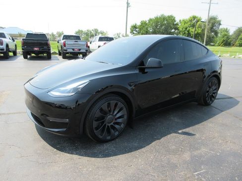 Used 2024 Tesla Model Y Performance AWD/4WD image 10