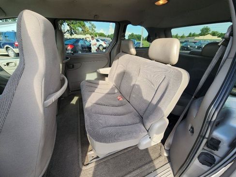 Used 2001 Dodge Caravan SE FWD image 17