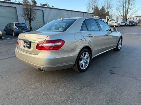 Used 2011 Mercedes-Benz E 350 E 350 4MATIC Sedan 4D image 3