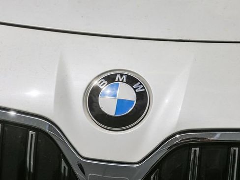 Used 2025 BMW 740i xDrive AWD/4WD image 5