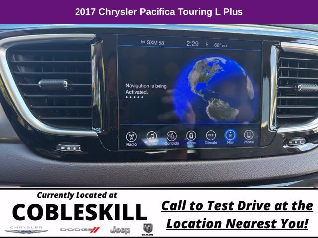 Used 2017 Chrysler Pacifica Touring-L Plus FWD image 18