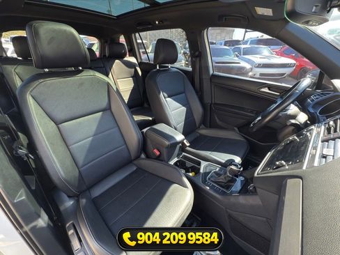 Used 2021 Volkswagen Tiguan SE FWD image 42