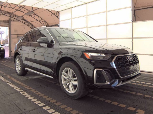 Used 2023 Audi Q5 2.0T Premium w/ Convenience Package AWD/4WD image 4