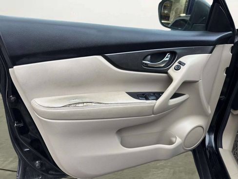 Used 2014 Nissan Rogue SV image 12