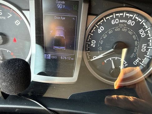 Used 2019 Toyota Tacoma SR5 RWD image 22