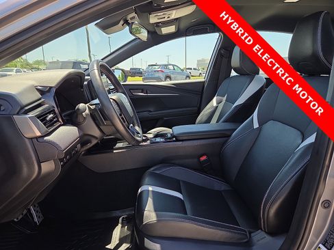 Used 2025 Toyota Camry SE FWD image 15
