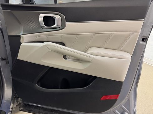 Used 2021 Kia Sorento SX image 29