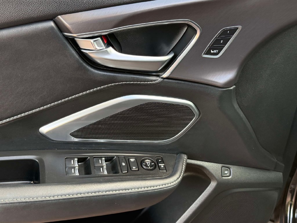 Certified 2025 Acura RDX SH-AWD image 16
