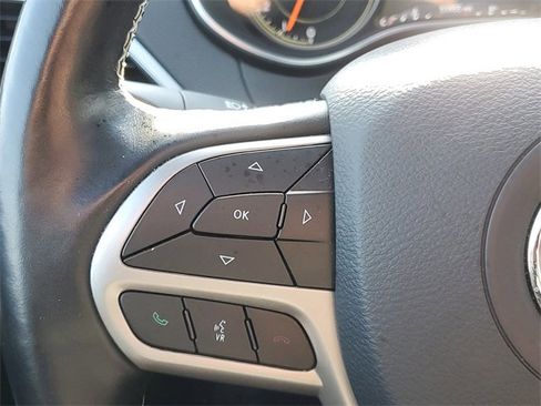 Used 2021 Jeep Cherokee Latitude Lux 80th Anniv w/ Quick Order Package 26U 80TH image 22