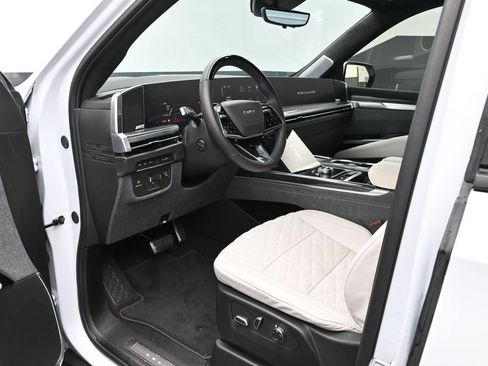 Used 2026 Cadillac Escalade V w/ LPO, ONYX Package AWD/4WD image 4