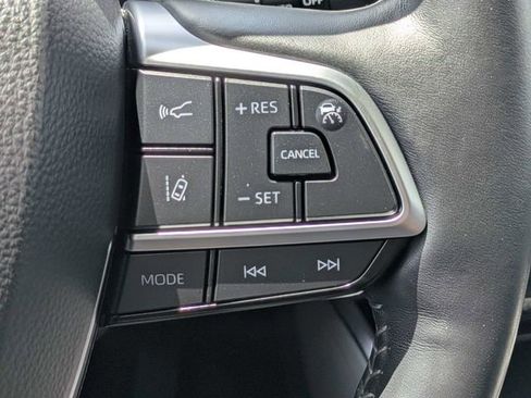 Used 2021 Toyota Highlander Platinum FWD image 25