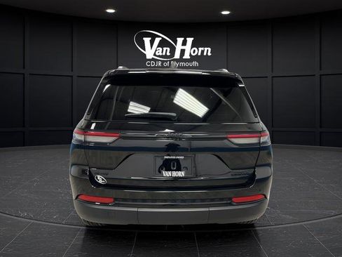 Used 2024 Jeep Grand Cherokee Limited w/ Black Appearance Package image 4