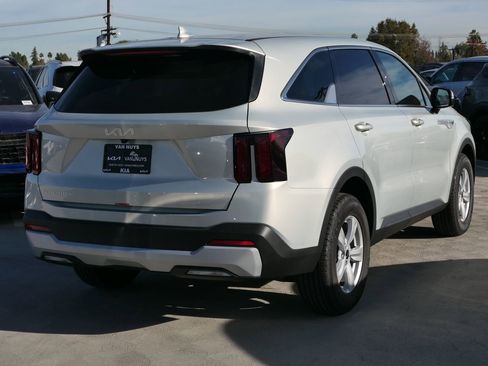 New 2026 Kia Sorento LX FWD image 2