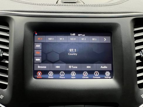 Used 2019 Jeep Cherokee Latitude Plus FWD image 24