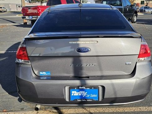 Used 2010 Ford Focus SE image 4