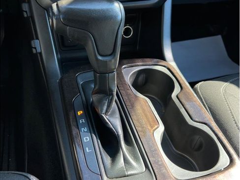 Used 2018 GMC Canyon SLE w/ SLE Convenience Package image 17