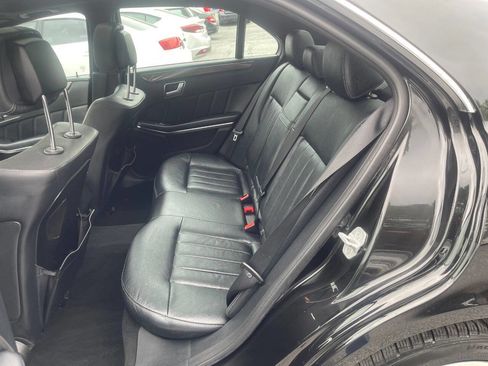 Used 2014 Mercedes-Benz E 550 4MATIC Sedan image 21