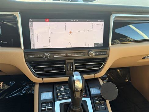 Used 2021 Porsche Macan S image 12