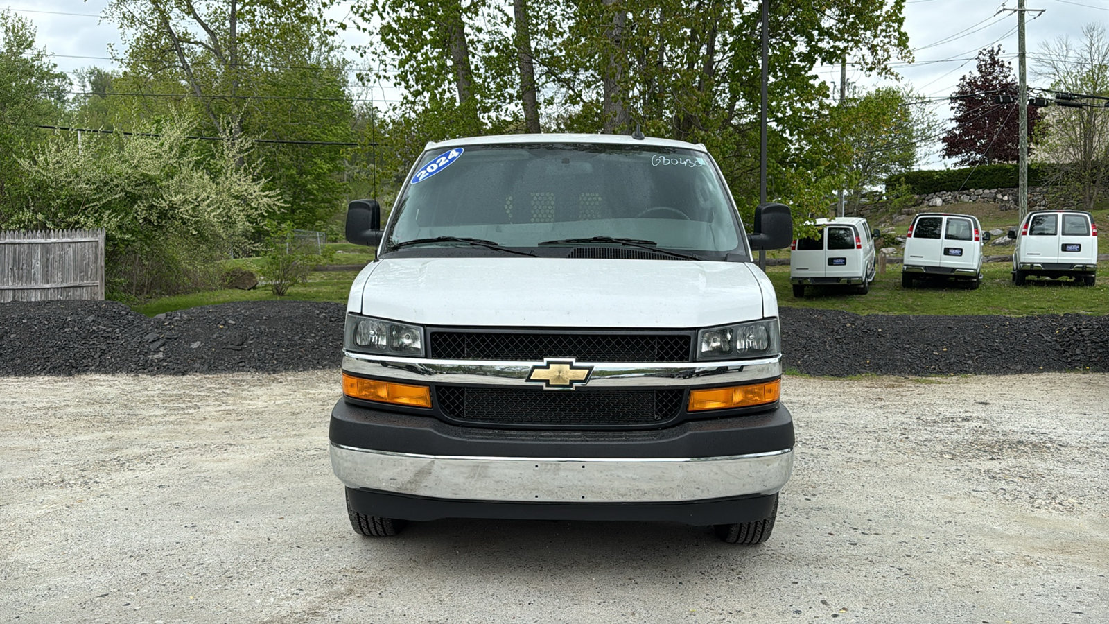 Used 2024 Chevrolet Express 2500 w/ Driver Convenience Package RWD image 3