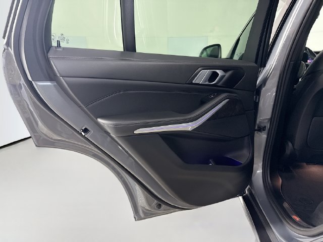 Used 2024 BMW X5 sDrive40i RWD image 25