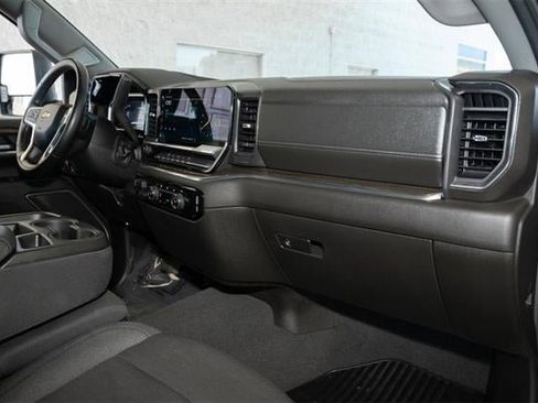 Used 2024 Chevrolet Silverado 3500 LT image 47