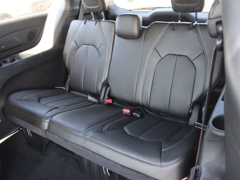 New 2027 Chrysler Pacifica Select w/ Family Tech Group FWD image 17