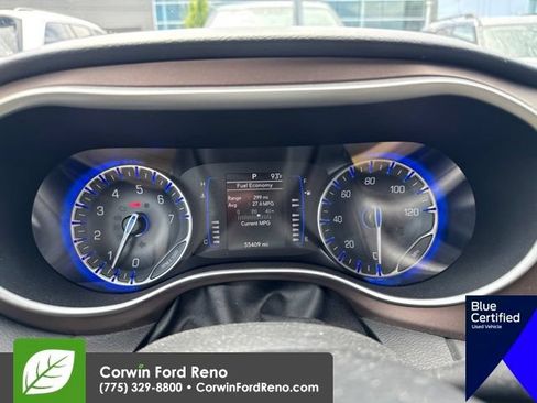 Used 2019 Chrysler Pacifica Touring-L FWD image 18