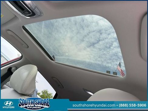 Certified 2024 Hyundai Kona Limited FWD image 22