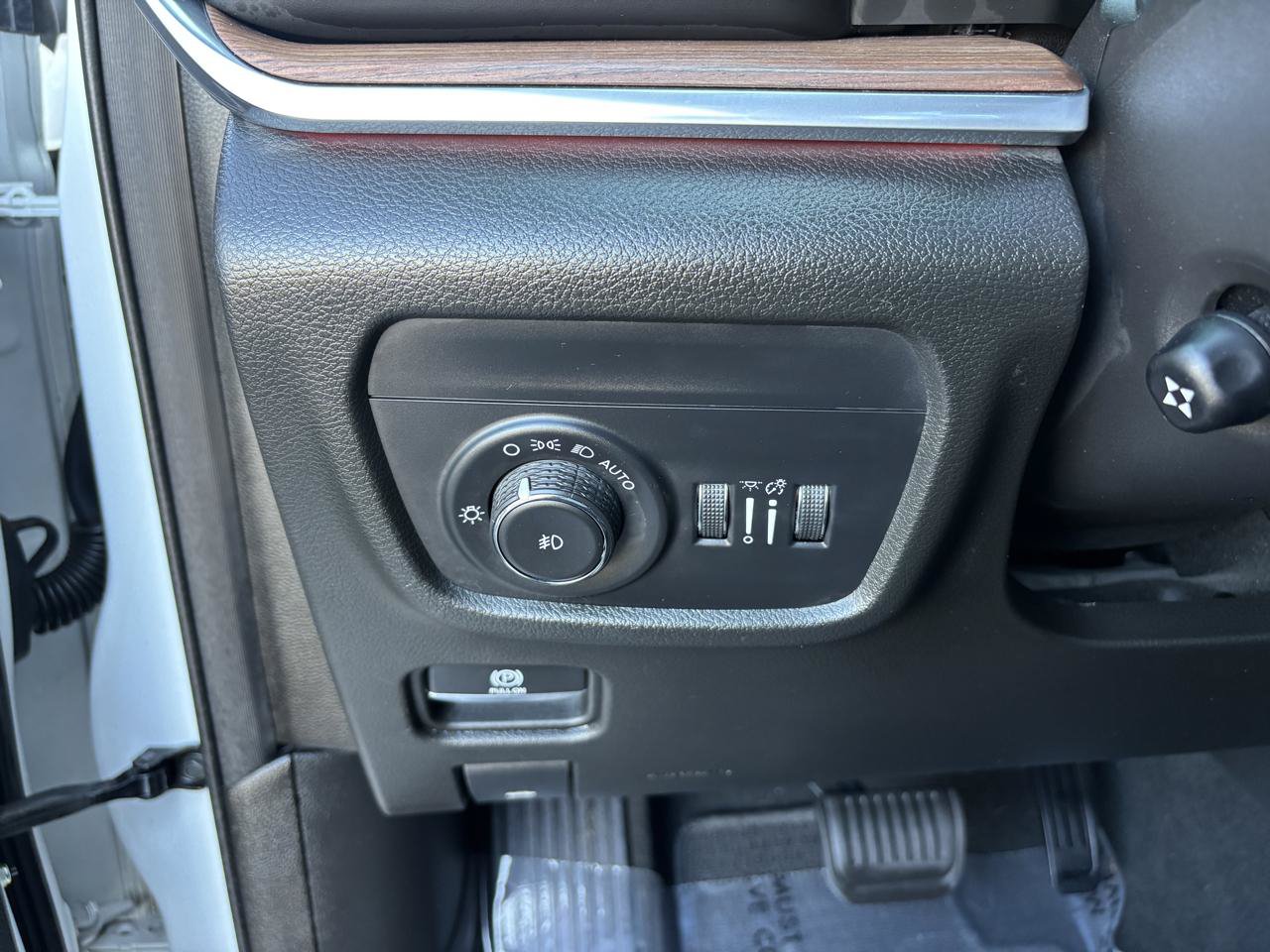 Used 2022 Jeep Grand Cherokee Summit w/ MOPAR Finishing Package AWD/4WD image 19