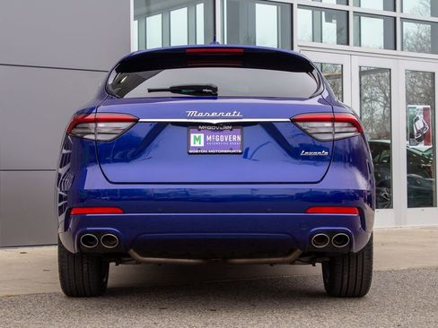Used 2023 Maserati Levante GT AWD/4WD image 9